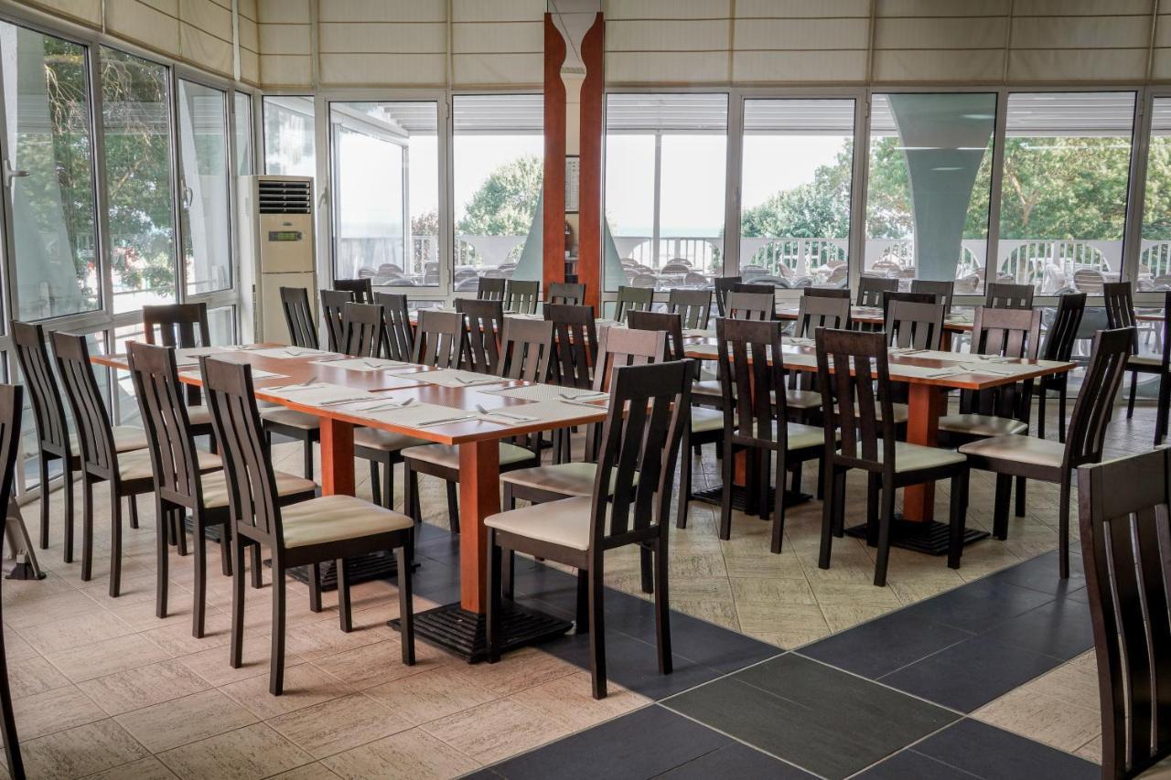 Laguna Beach Hotel Albena Bagian luar foto