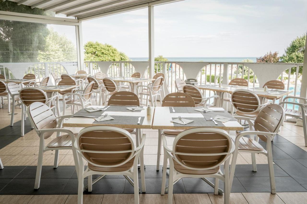 Laguna Beach Hotel Albena Bagian luar foto